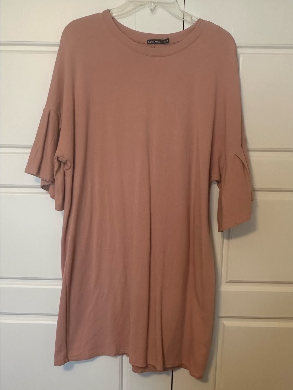 Solutions Dusty mauve/pink t-shirt style dress with flutter sleeves.